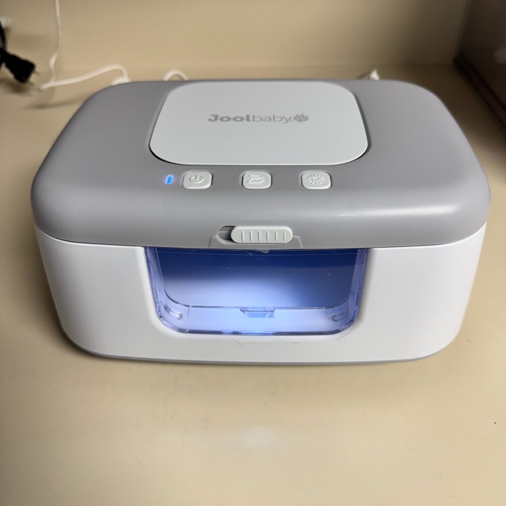 Jool Baby Wipe Warmer in Gray and White